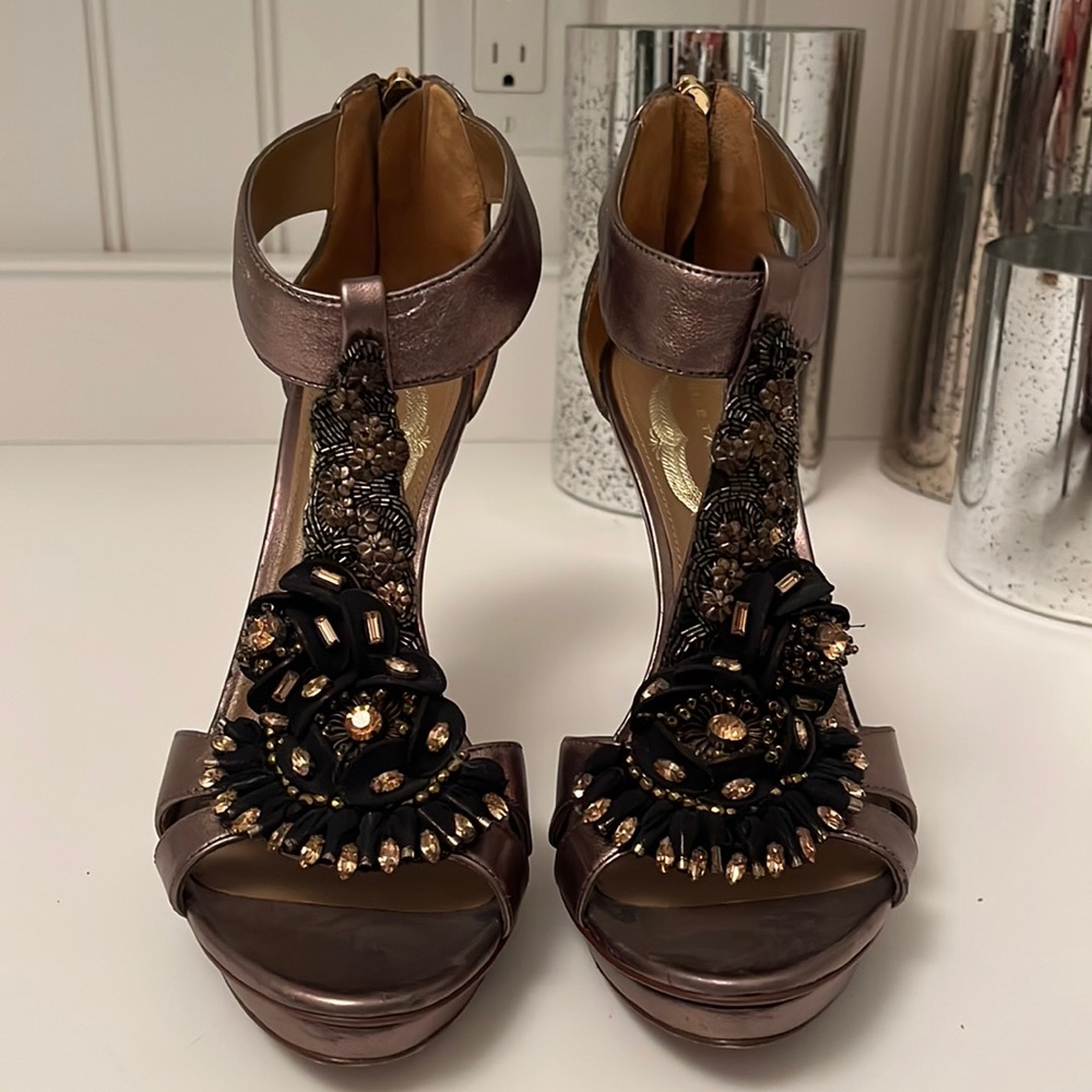 Elie Tahari platform shoes in size 38 (fits like 7.5)